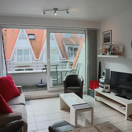 In With Terrace, Cleaning Included *