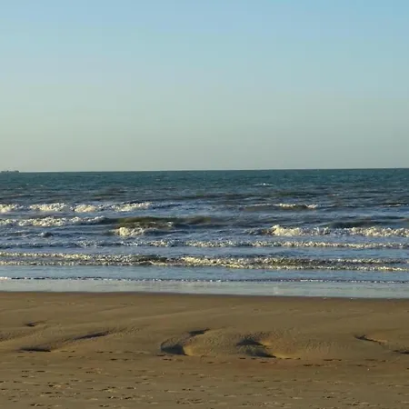 In Near The Beach, Cleaning Included Nieuwpoort